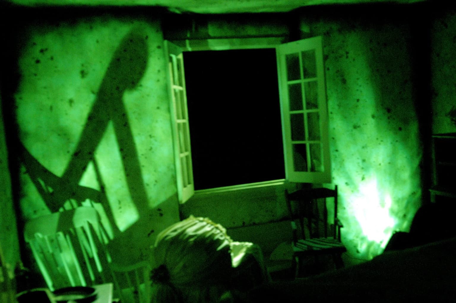 Ghost whisperer reveals the five signs your house is haunted