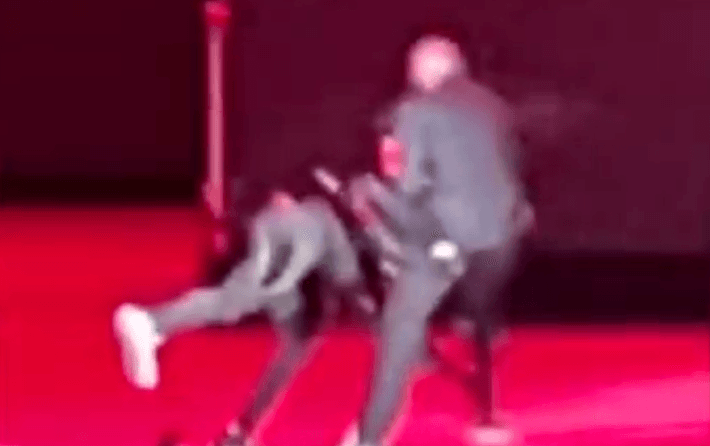 Video captures the exact moment Dave Chappelle is attacked on stage Video captures the exact moment Dave Chappelle is attacked on stage