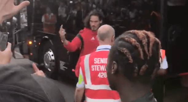 Edinson Cavani shows middle finger to Man United fans following defeat Edinson Cavani shows middle finger to Man United fans following defeat