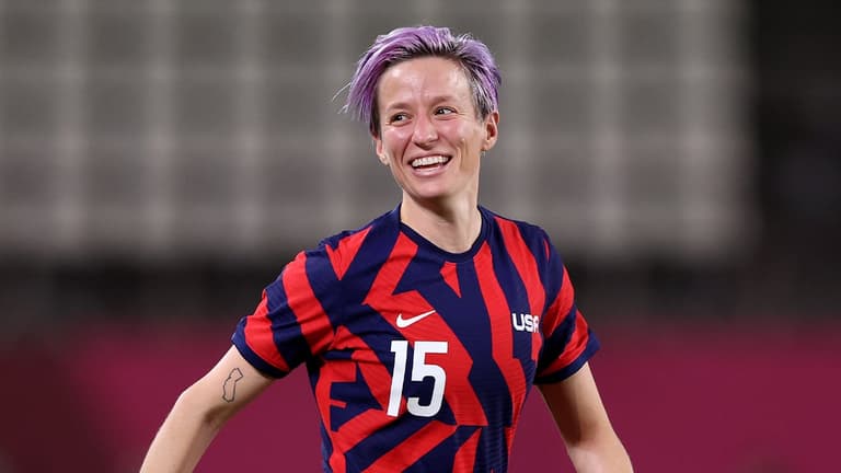 US Soccer reaches historic equal pay agreement with men’s and women’s teams US Soccer reaches historic equal pay agreement with men’s and women’s teams