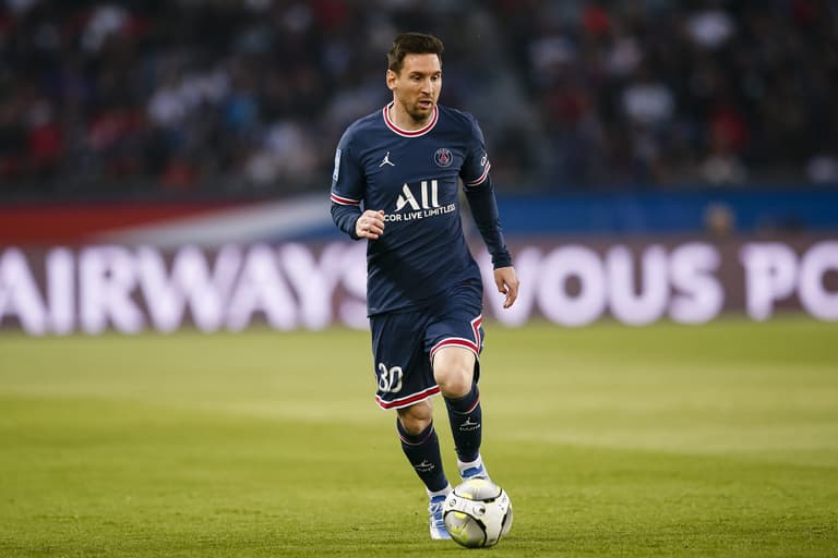 Lionel Messi doesn’t make top three players ever due to ‘personality, Marco van Basten claims Lionel Messi doesn’t make top three players ever due to ‘personality, Marco van Basten claims
