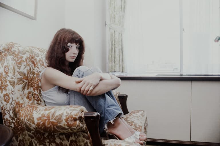 Kate Bush earns highest chart entry in 44 years thanks to Stranger Things Kate Bush earns highest chart entry in 44 years thanks to Stranger Things