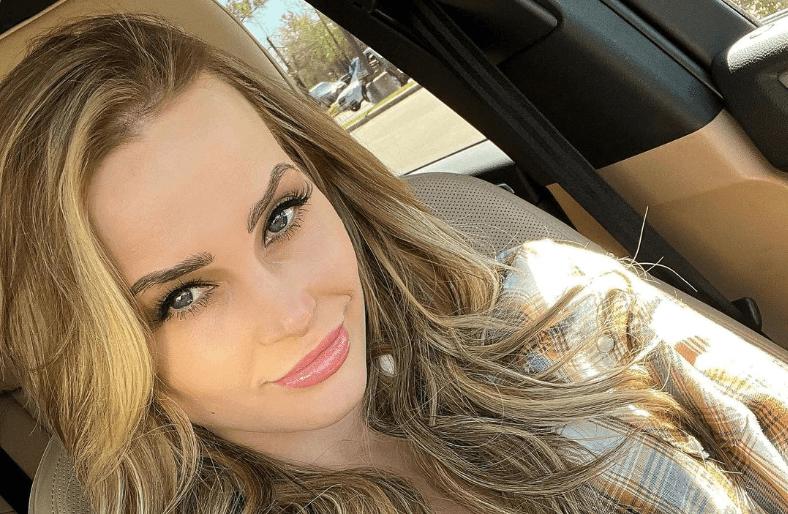 Model and social media star Niece Waidhofer dead by suicide at 31