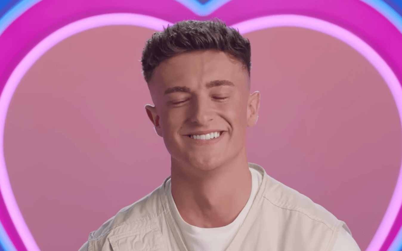 Love Island viewers in hysterics after new contestant thought Elton John was two people