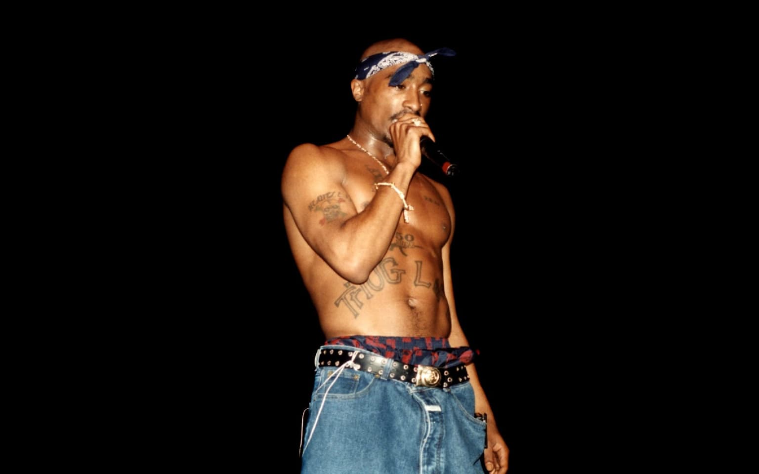 Tupac Shakur fans convinced rapper faked his death because of one crucial detail