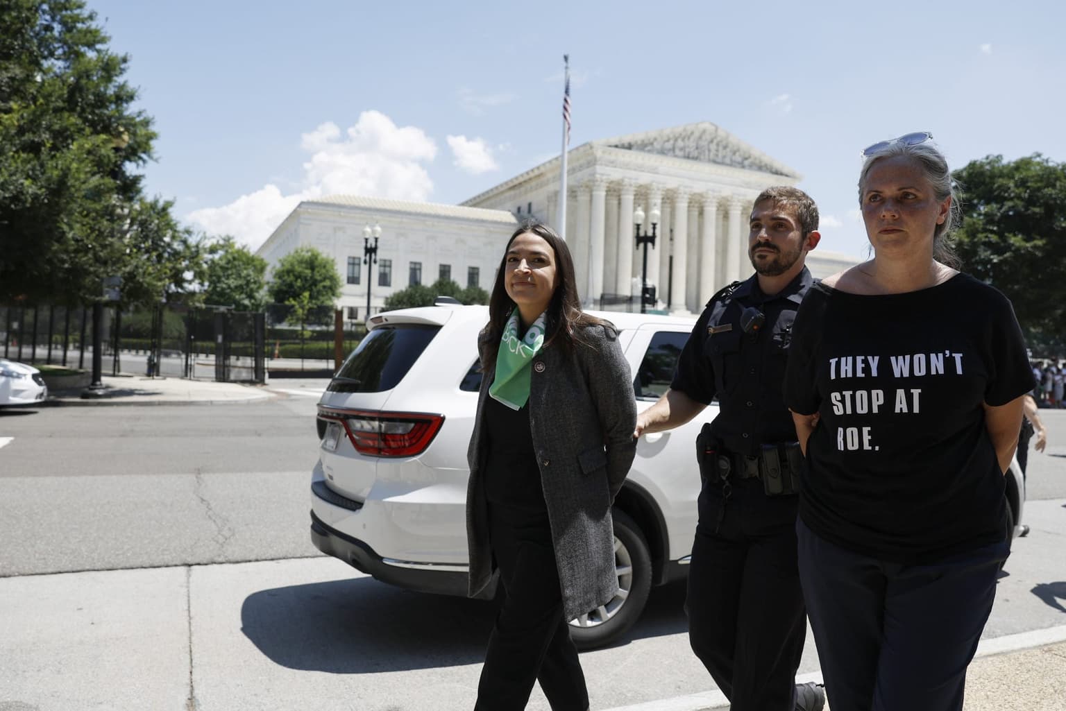 People spot AOC ‘faking’ being handcuffed after arrest at abortion rights protest