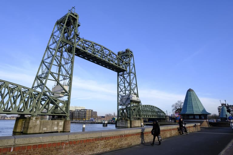 Dutch city refuses to let Jeff Bezos win and dismantle bridge for superyacht Dutch city refuses to let Jeff Bezos win and dismantle bridge for superyacht