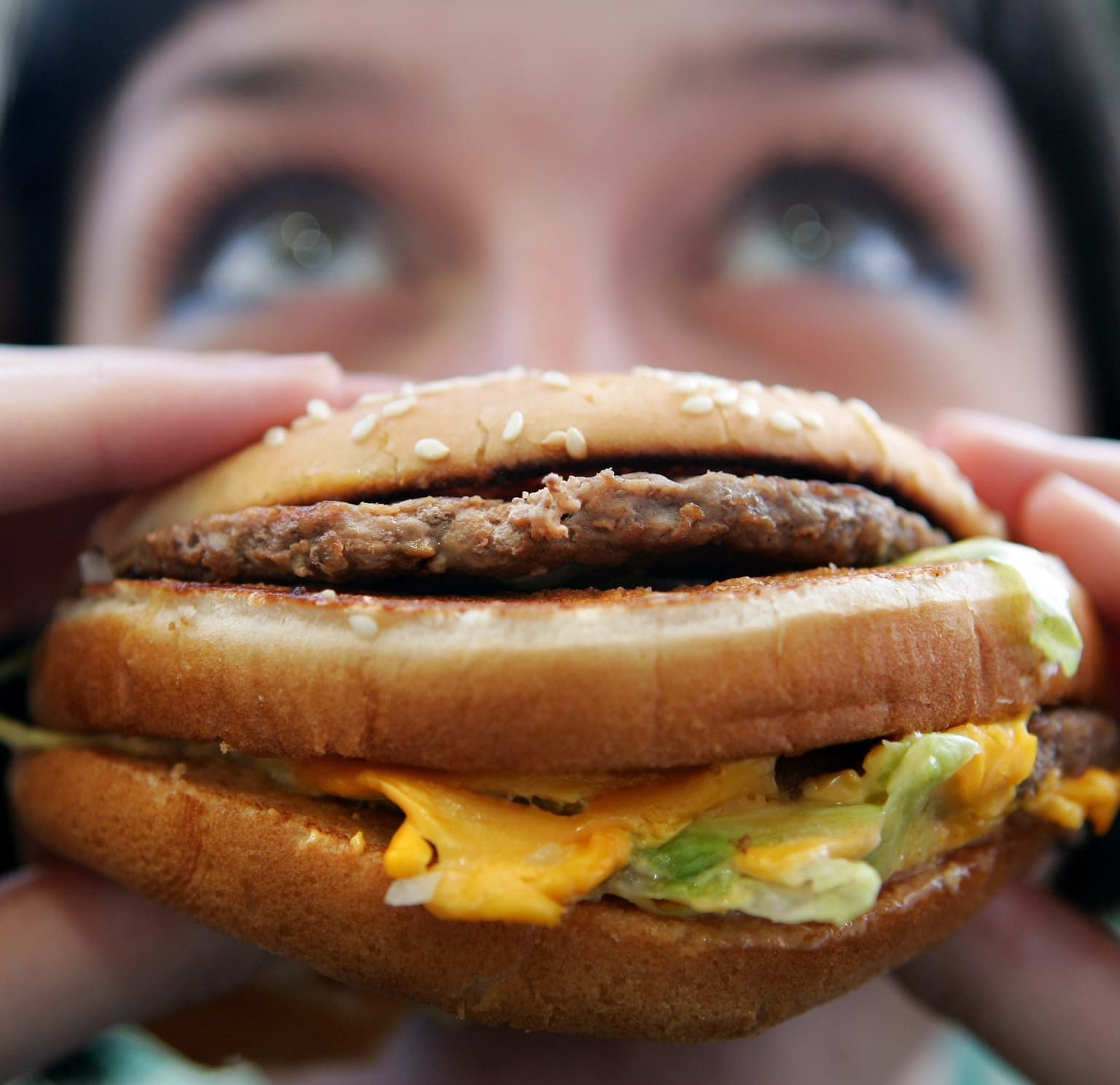 French woman fumes at McDonald’s over their response to her finding a lizard in her burger
