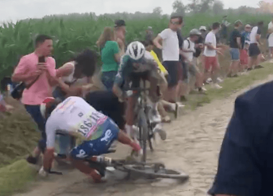 Tour de France rider breaks neck in horrible collision with fan Tour de France rider breaks neck in horrible collision with fan