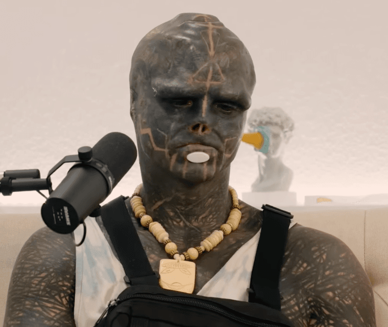 Man who spent thousands to look like ‘Black Alien’ can’t get job because of body modifications Man who spent thousands to look like ‘Black Alien’ can’t get job because of body modifications