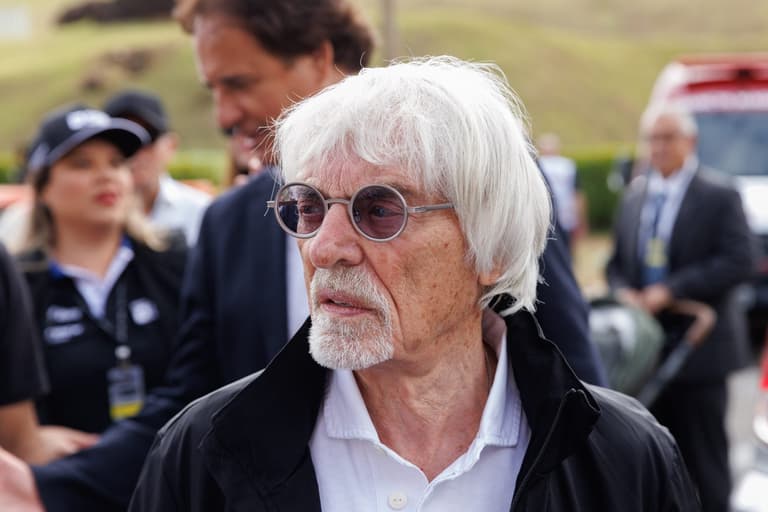 Bernie Ecclestone apologises for saying he would ‘take a bullet’ for Vladimir Putin Bernie Ecclestone apologises for saying he would ‘take a bullet’ for Vladimir Putin