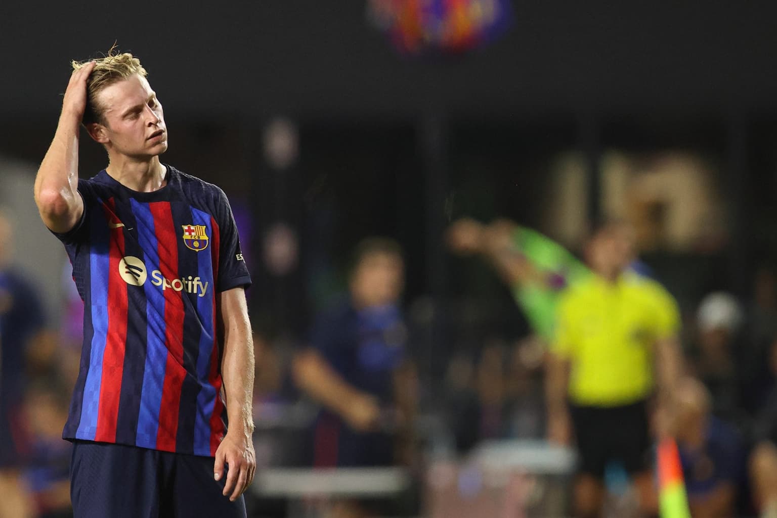 Frenkie de Jong prefers move to Chelsea as he ‘doesn’t like’ Manchester