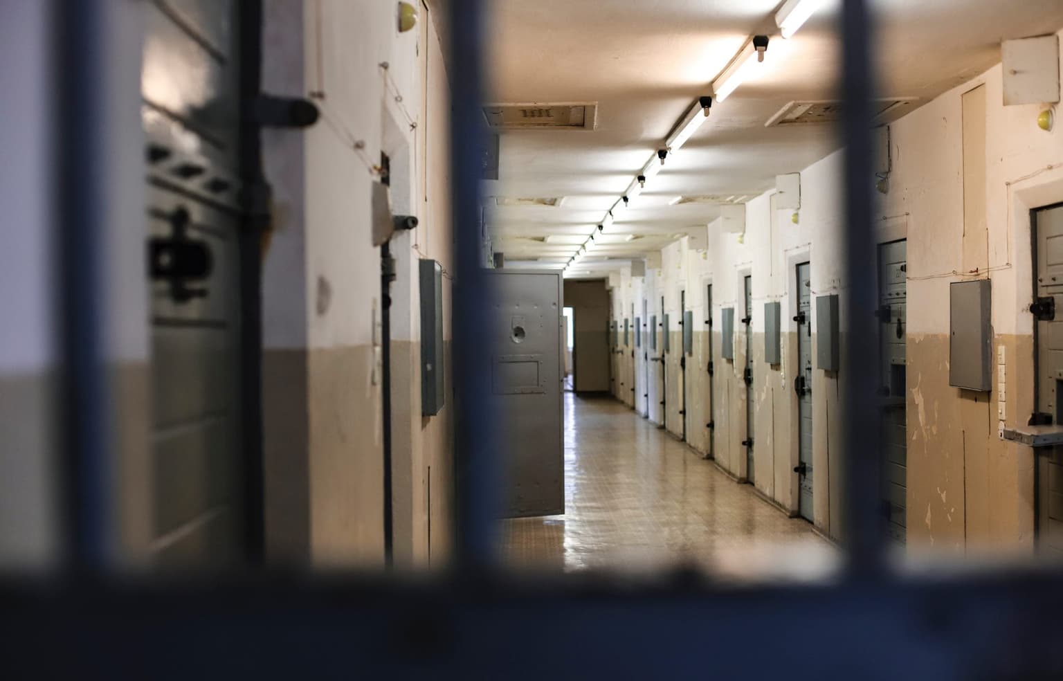 Prison guards given ‘banter lessons’ so they don’t offend the inmates