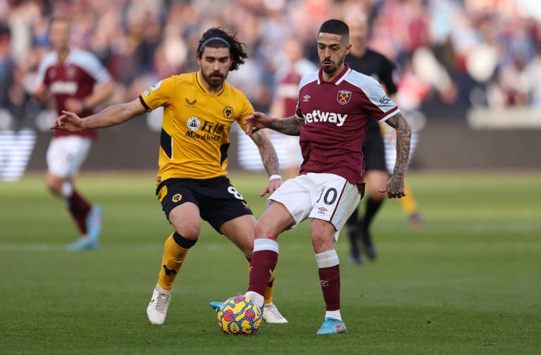 Premier League wants clubs to phase out using betting sponsors Premier League wants clubs to phase out using betting sponsors