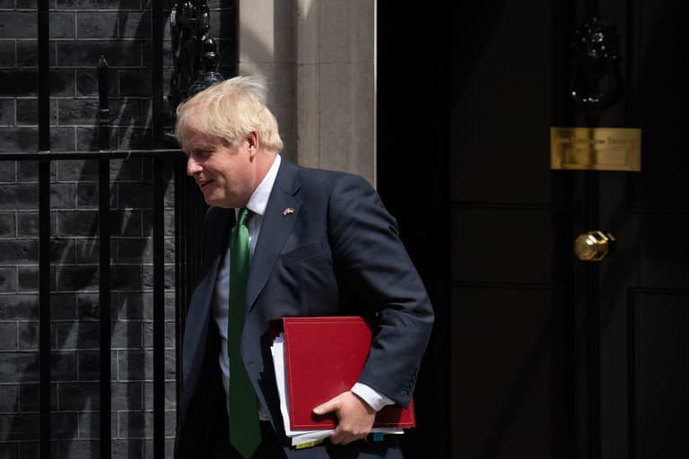 Boris Johnson calls in lawyers as threat of Commons suspension looms Boris Johnson calls in lawyers as threat of Commons suspension looms