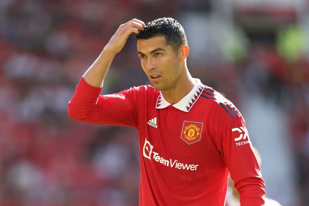 Elon Musk announces his intentions to buy Manchester United