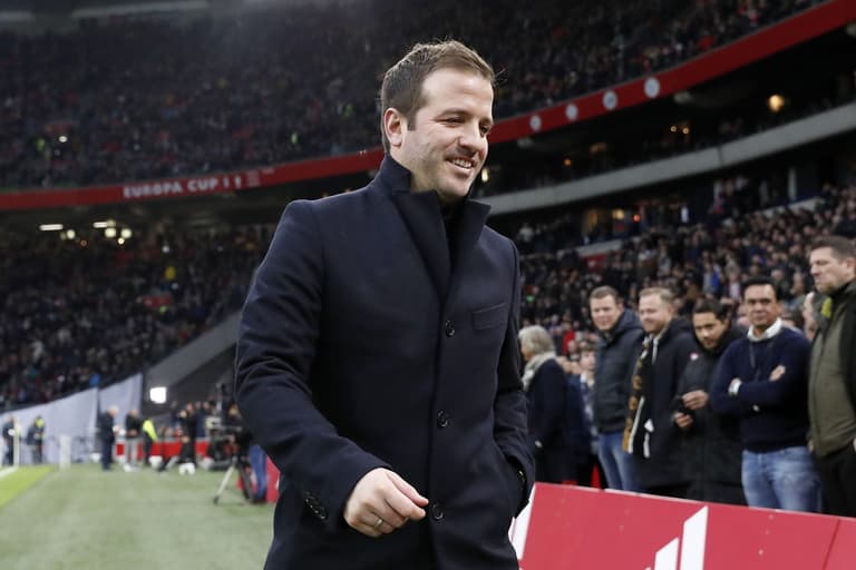 Outspoken pundit Rafael van der Vaart takes aim at ‘mediocre’ Liverpool Outspoken pundit Rafael van der Vaart takes aim at ‘mediocre’ Liverpool