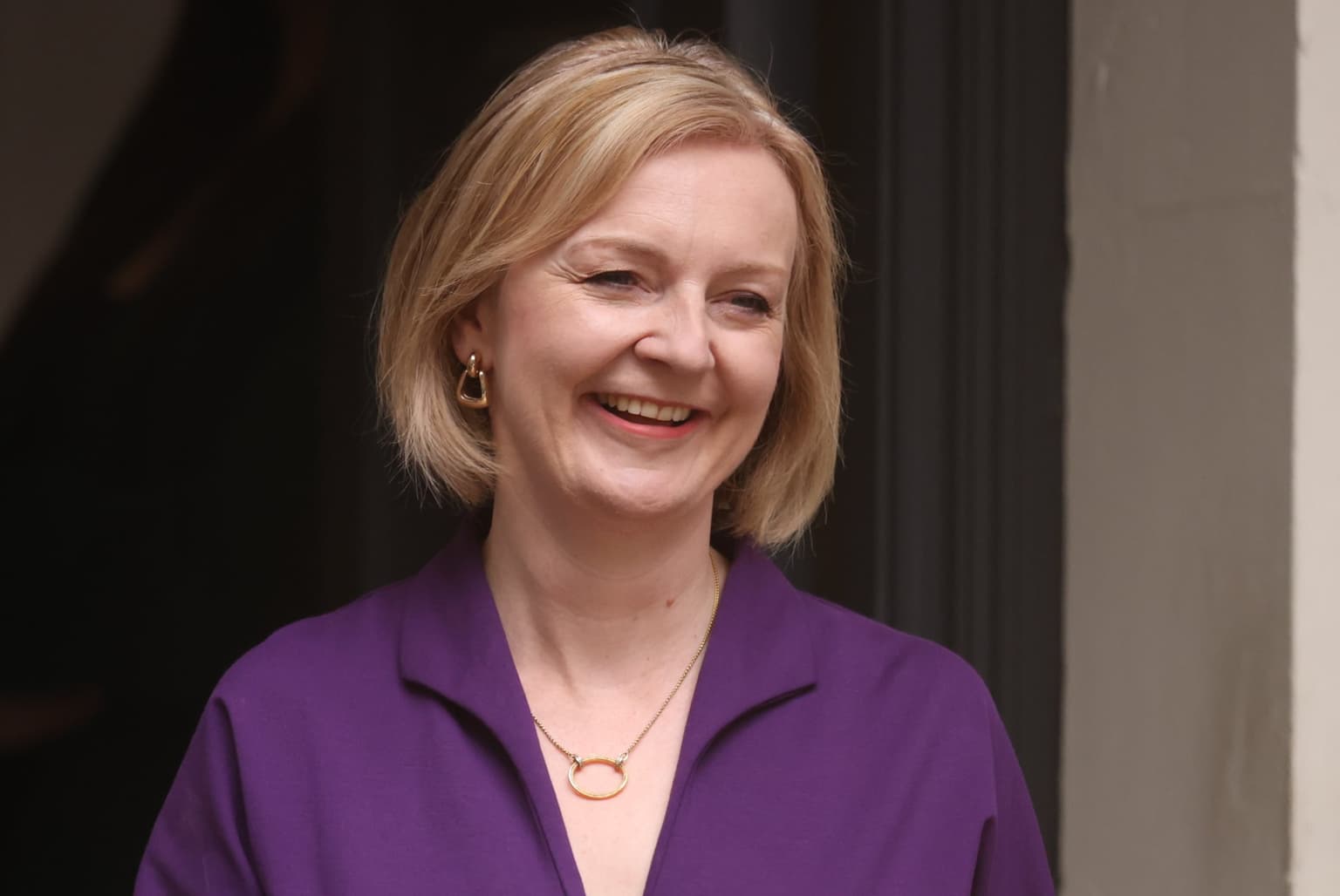 Petition calling for an early general election approaches 400,000 signatures