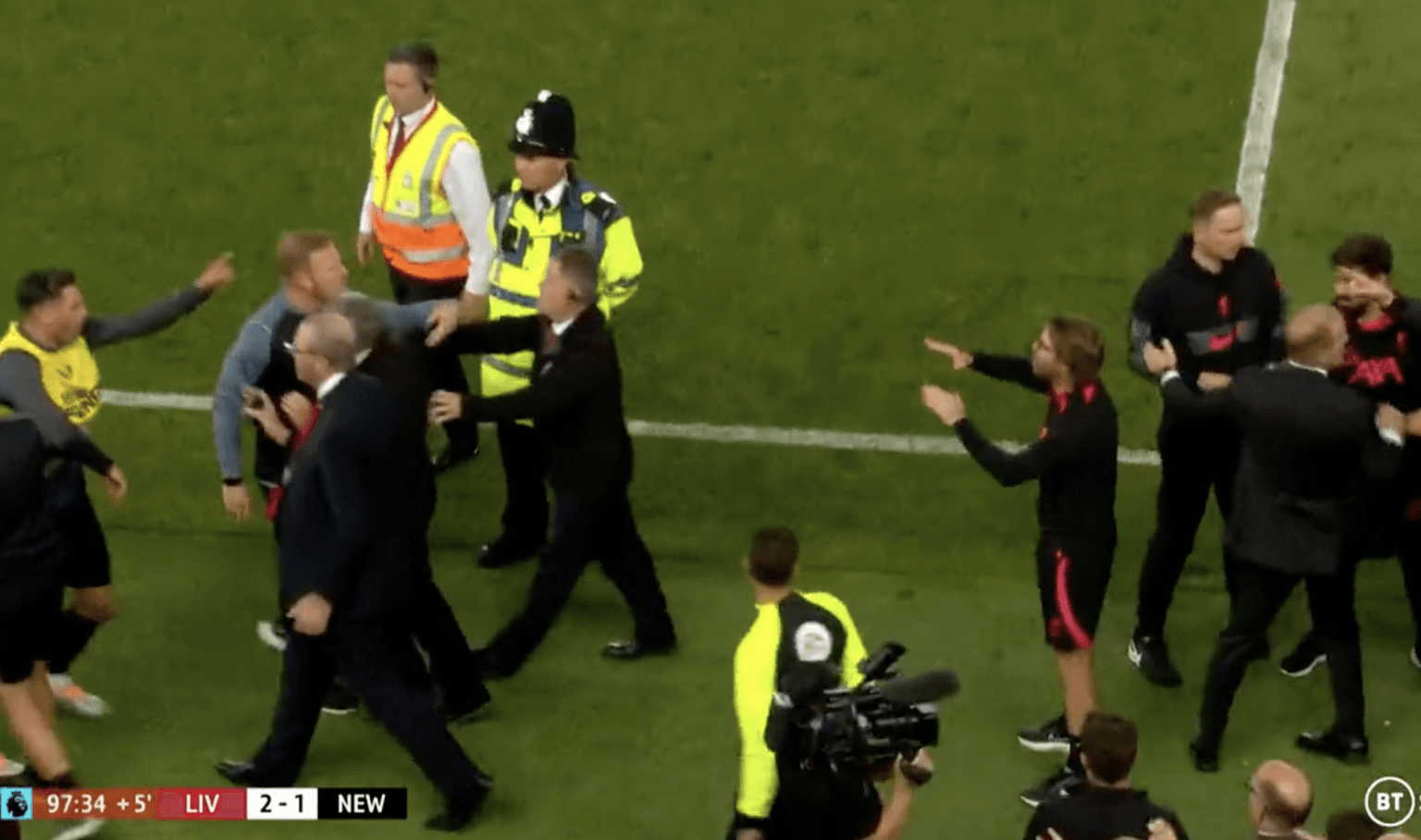 Newcastle coach throws water bottle at Liverpool dugout after late winner