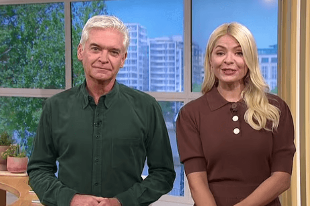 Fans concerned for Holly Willoughby after appearance on This Morning Fans concerned for Holly Willoughby after appearance on This Morning