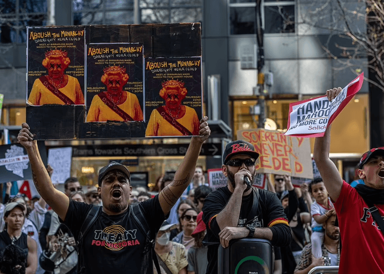 ‘Abolish the monarchy’ protests held in Australia on day of mourning for Queen ‘Abolish the monarchy’ protests held in Australia on day of mourning for Queen