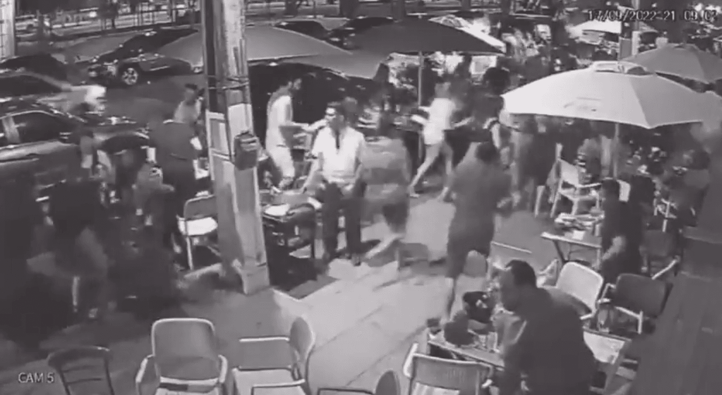 CrossFit group jogging past restaurant sparks mass panic and everyone starts running