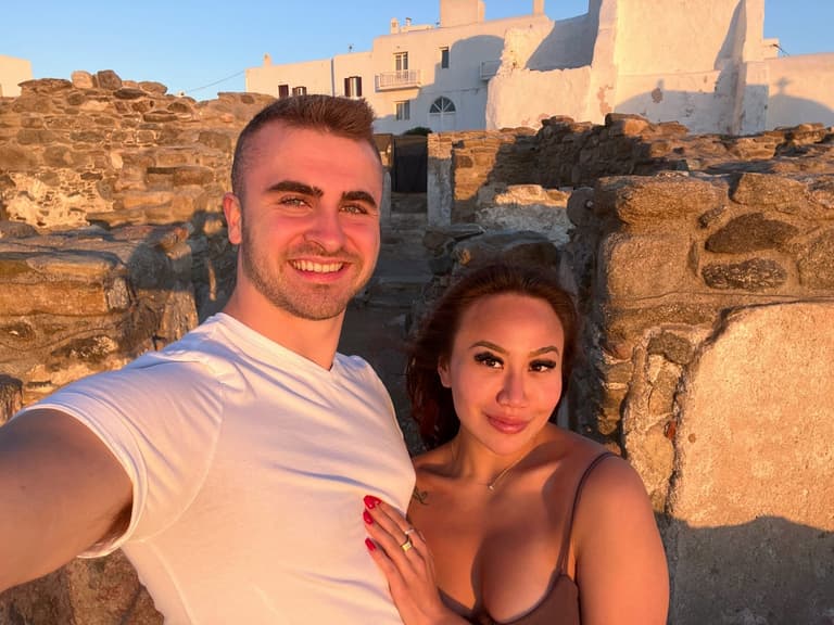 Woman lets boyfriend pay all of bills and rent because she’s an ‘investment’ Woman lets boyfriend pay all of bills and rent because she’s an ‘investment’