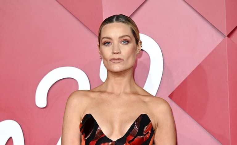 Laura Whitmore explains why she really left Love Island Laura Whitmore explains why she really left Love Island