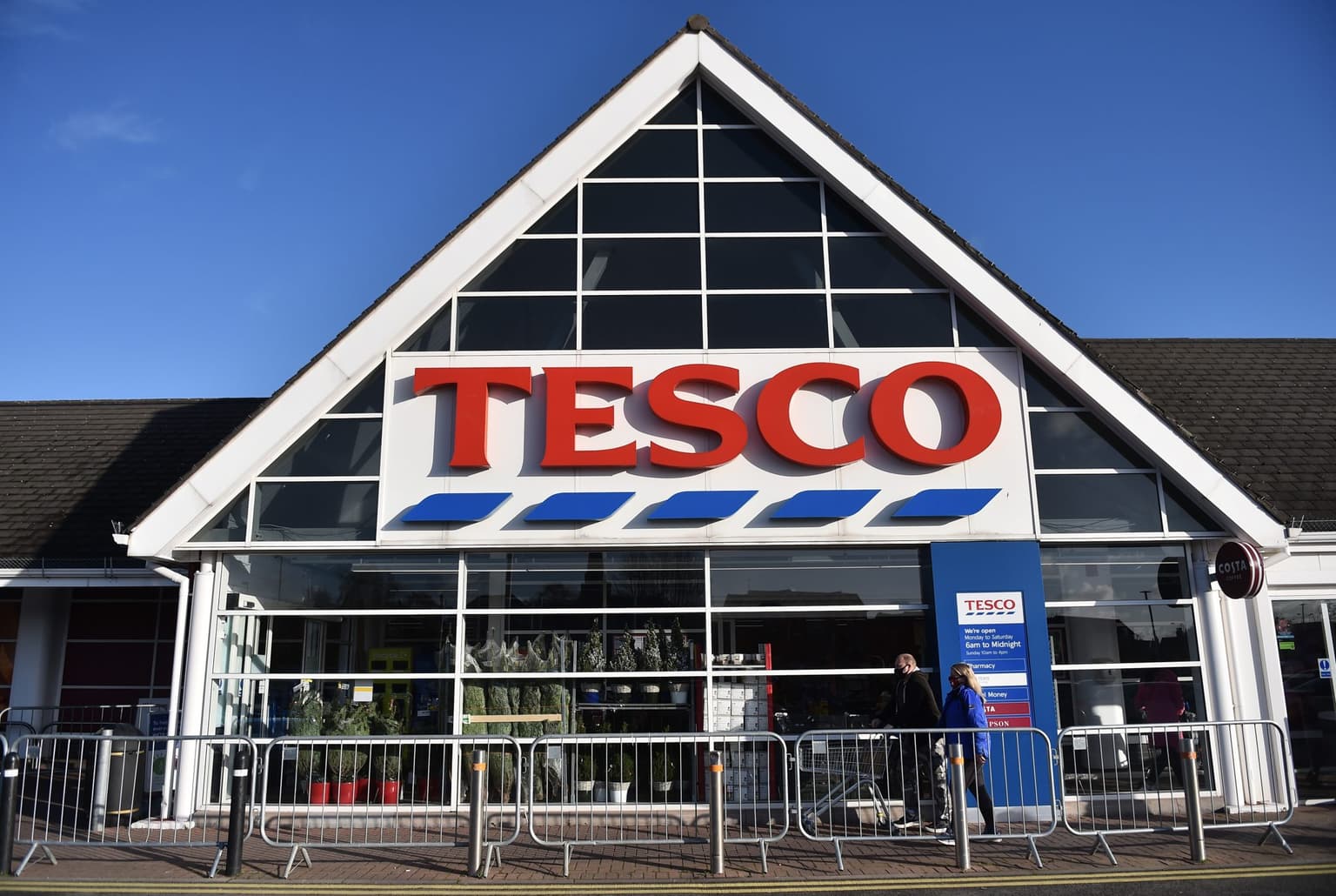 Tesco employees receive ‘Quality Street tubs instead of Christmas bonus’