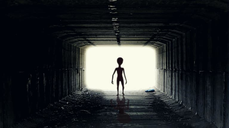 Time traveller says aliens will invade Earth today and abduct 8,000 humans