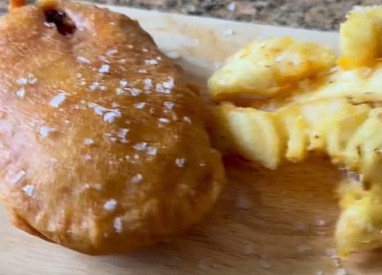 US chef trolls British food with ‘Mangers & Bash’ and ‘Chish & Fips’ US chef trolls British food with ‘Mangers & Bash’ and ‘Chish & Fips’