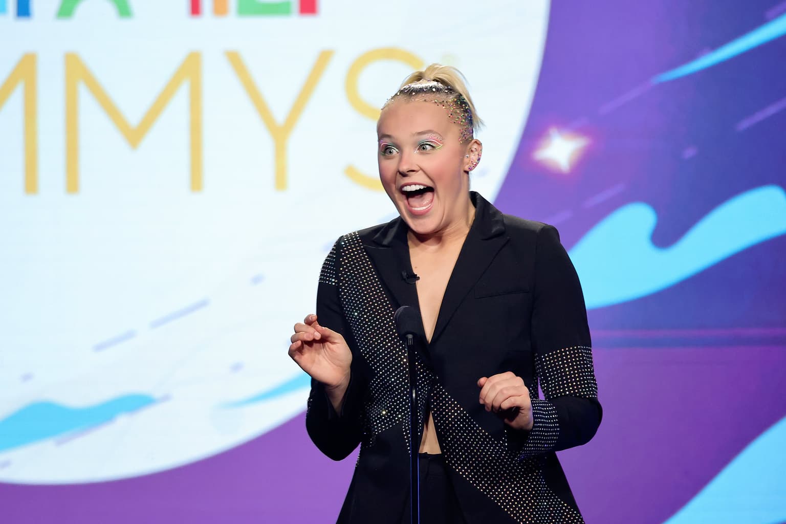 JoJo Siwa says she can’t have sex like ‘normal’ teenagers because of her fame