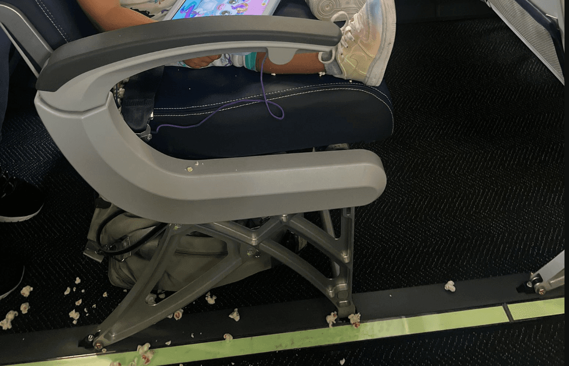 Man slams airline for making pregnant wife clean up toddler’s mess on ‘all fours’