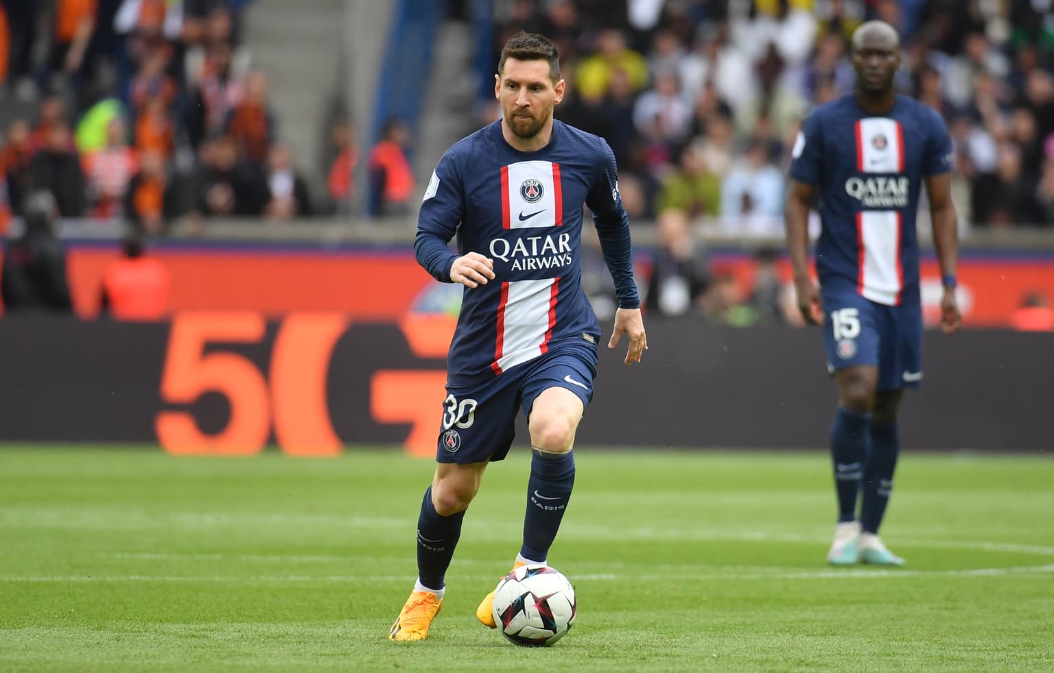 Lionel Messi in talks over £320m-a-year Saudi Arabia move