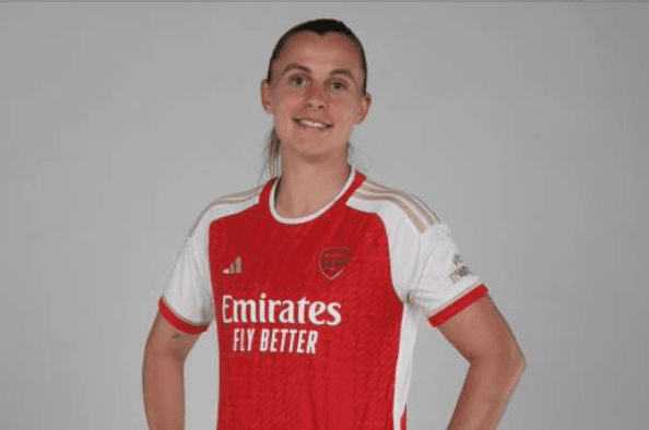 Arsenal withdraw home shirt after ‘design error’