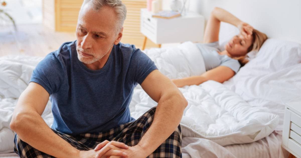 Man praised for refusing to get up early to help wife get ready for work