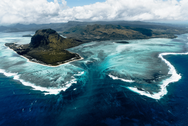 Spectacular ‘underwater waterfall’ in Indian Ocean baffles internet Spectacular ‘underwater waterfall’ in Indian Ocean baffles internet
