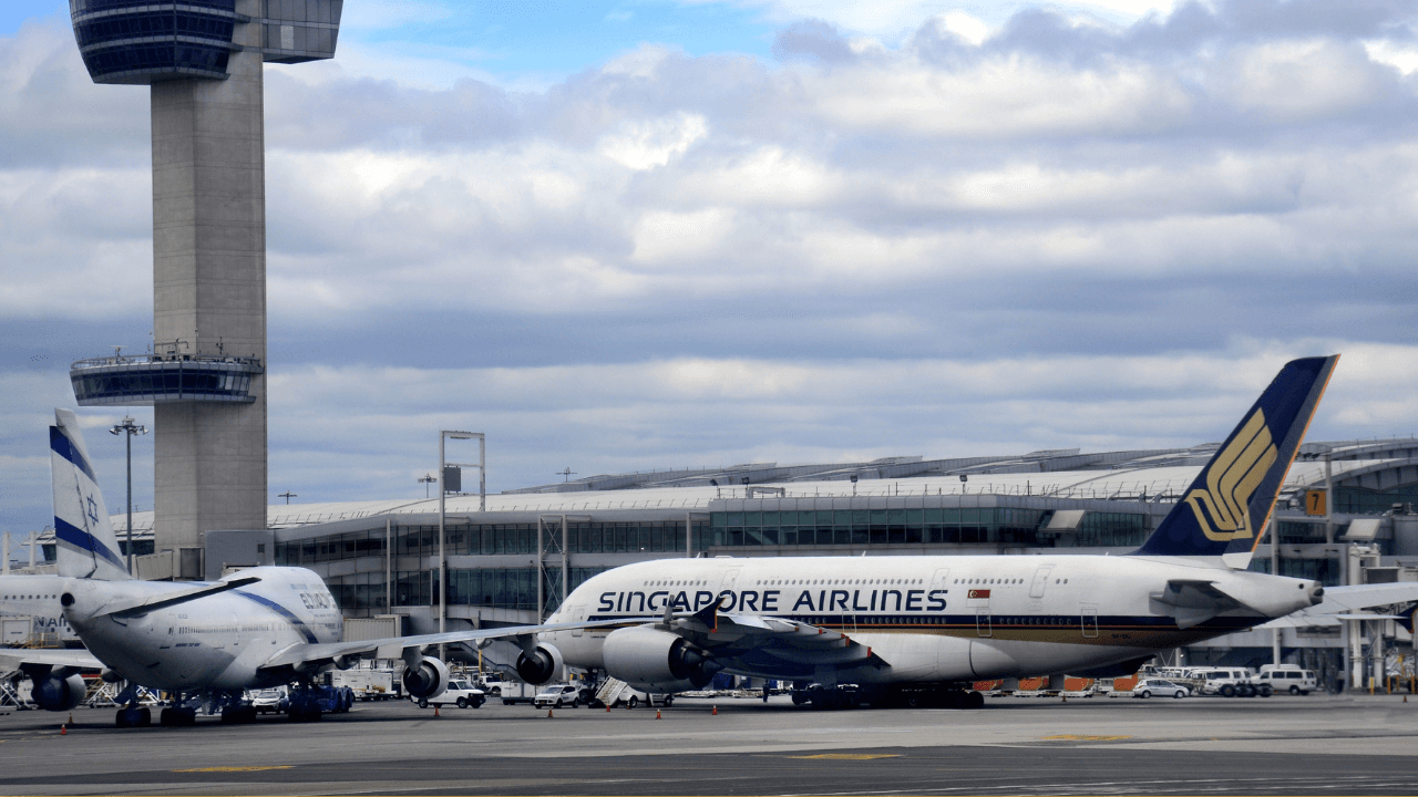 One dead and 30 injured after severe turbulence on London to Singapore flight