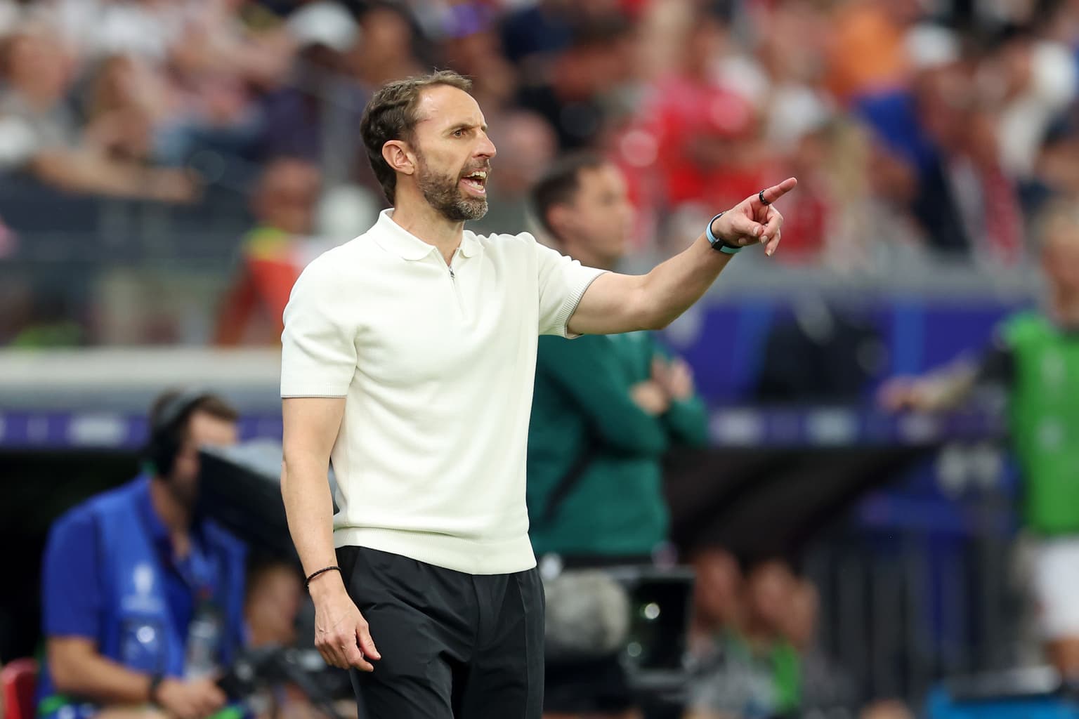 Body language expert says Gareth Southgate is showing ‘defeatist’ demeanour at Euro 2024