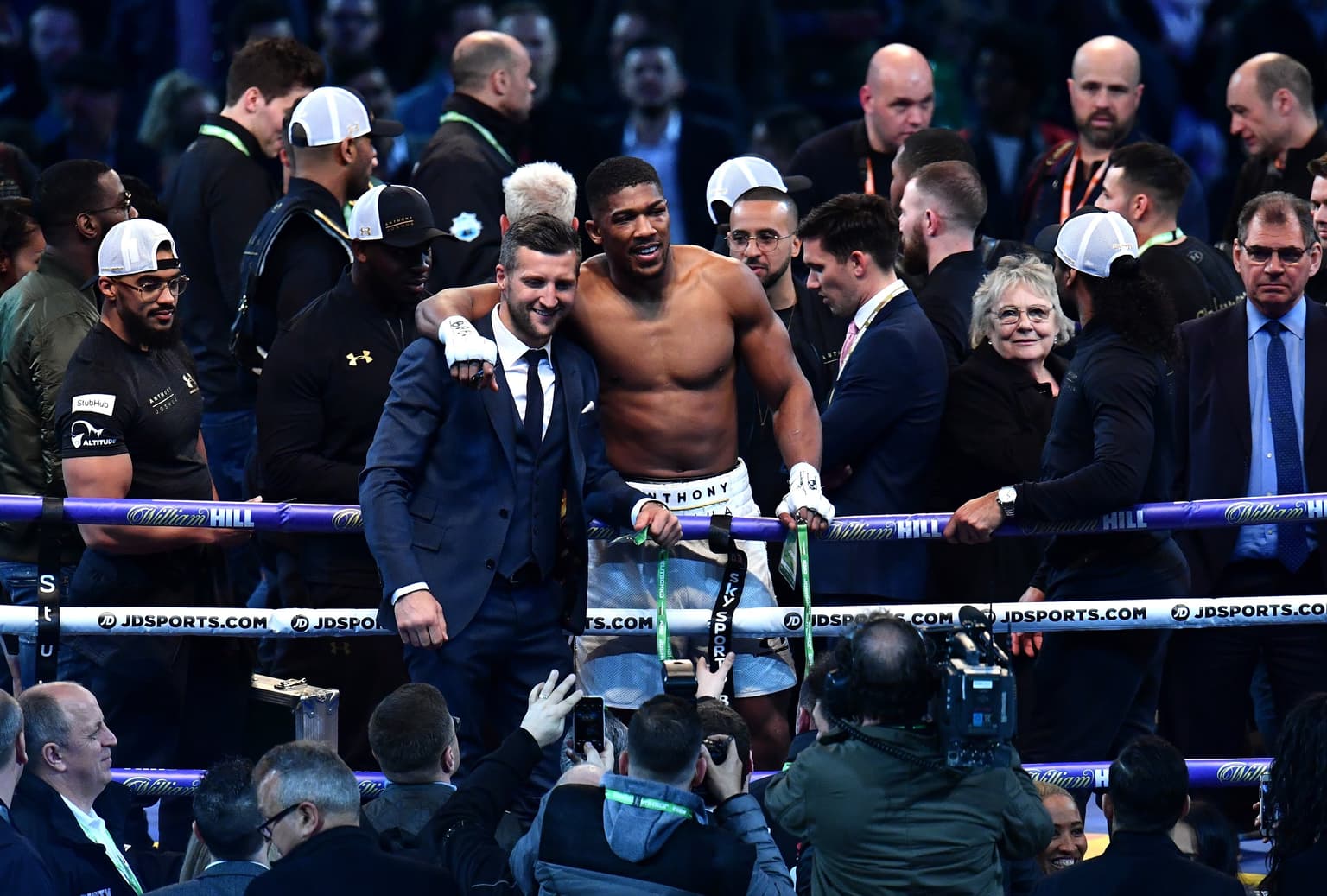 Carl Froch slams Anthony Joshua in explicit rant as he leaks WhatsApp messages