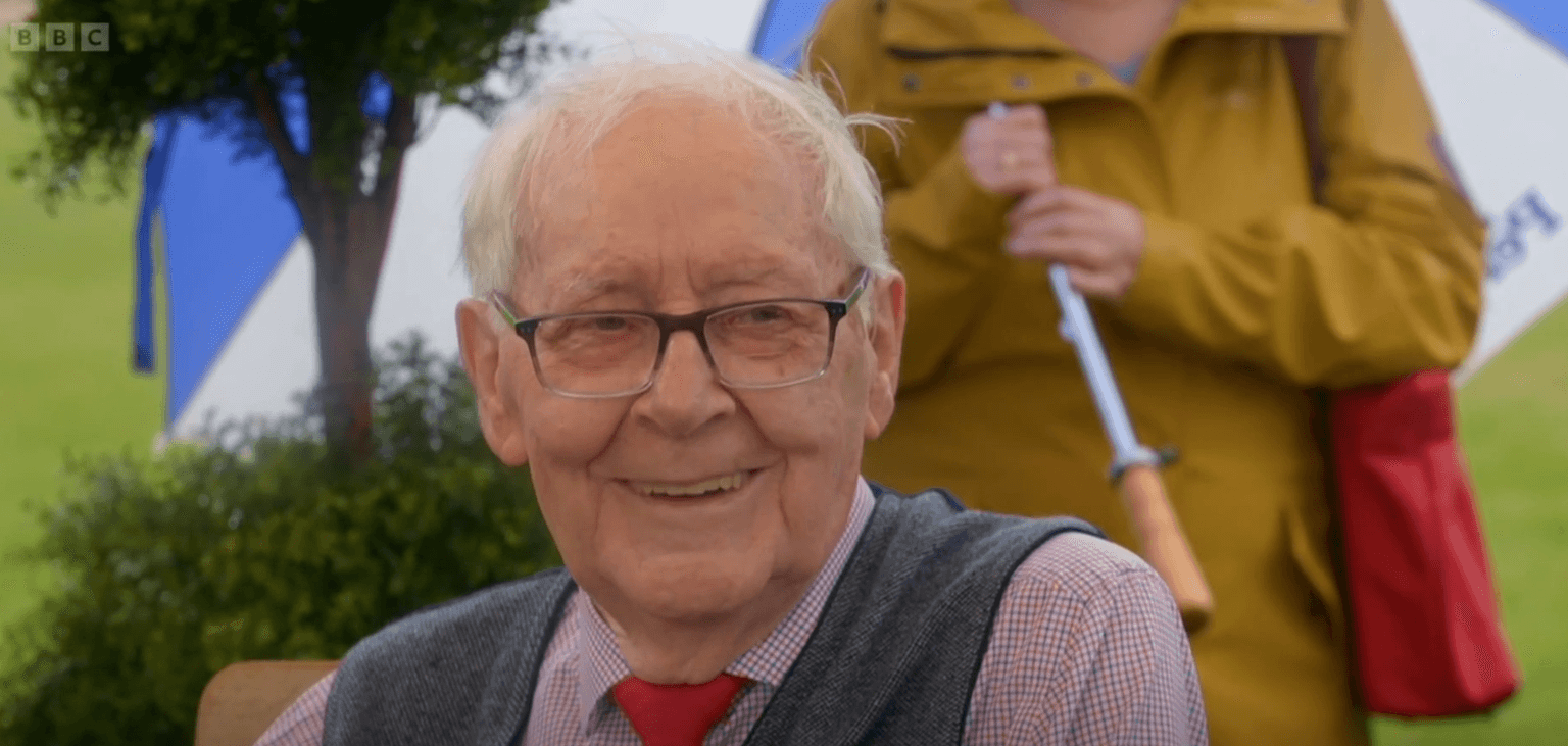 Antiques Roadshow guest leaves viewers baffled with response to £80k valuation