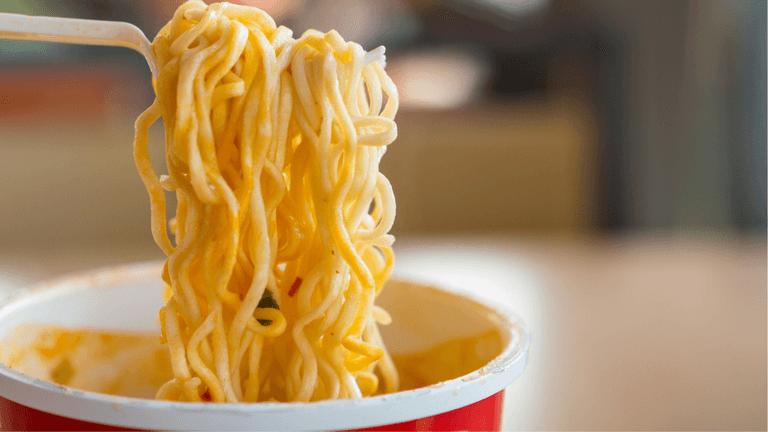 Nurse issues urgent warning to parents over instant noodles