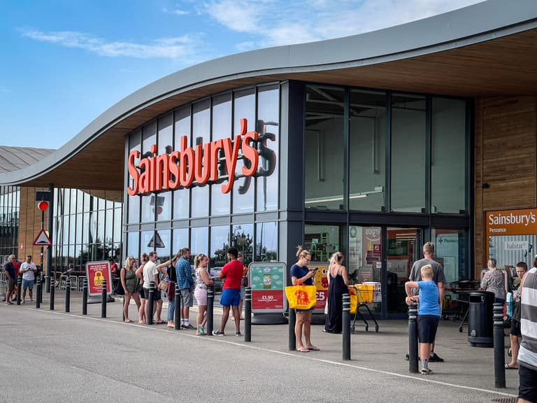 Warning as Sainsbury’s, Asda, and Tesco stop accepting cash in many stores