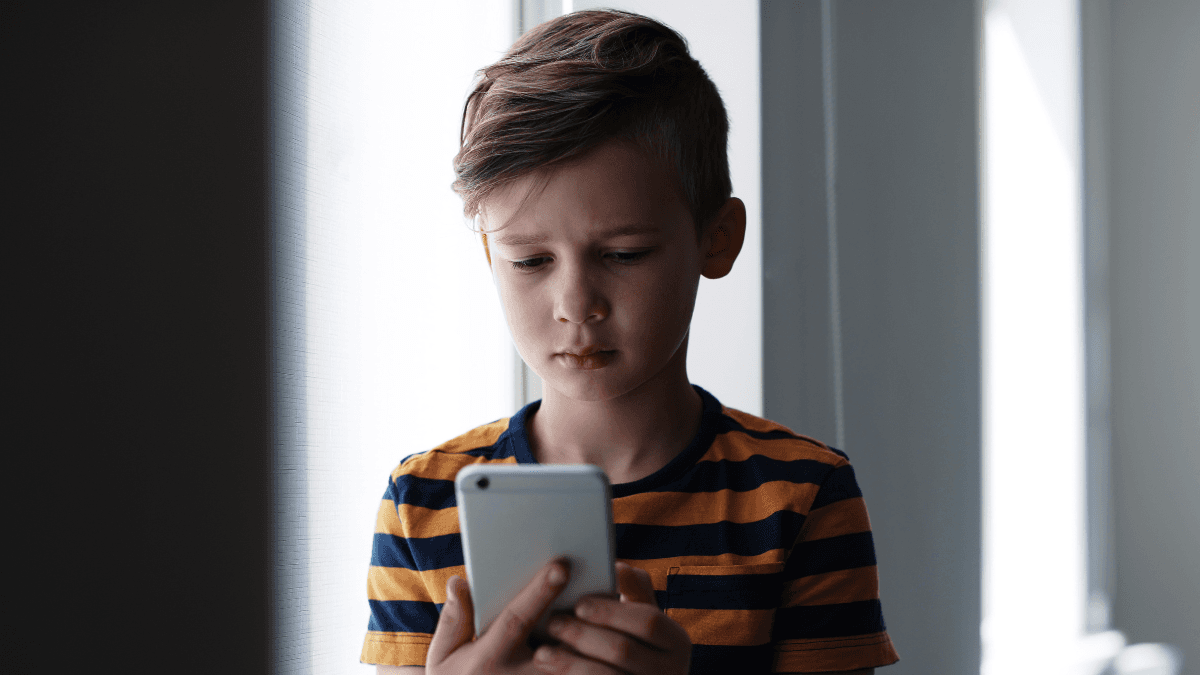 Children facing two-hour social media limit under new government proposal