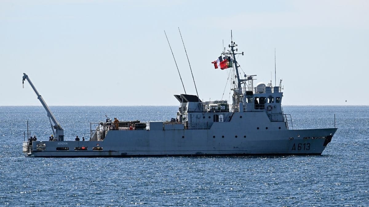 French troops board ‘Russian shadow fleet’ ship