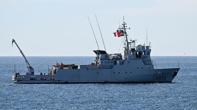 French troops board ‘Russian shadow fleet’ ship