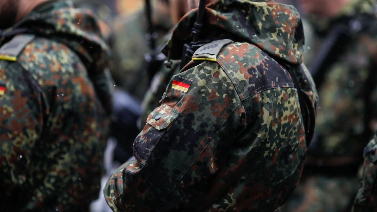 Germany calls on all 18-year-old men to undergo military screening