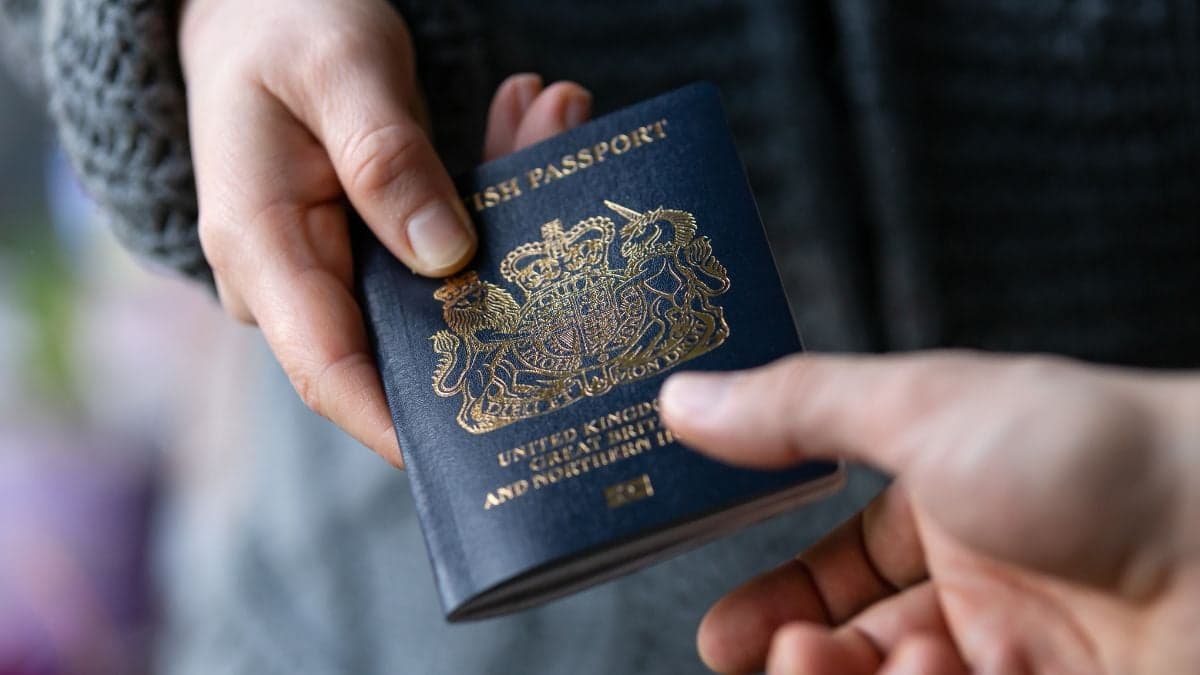 Dual-citizen Brits given weeks to prepare for major UK passport change