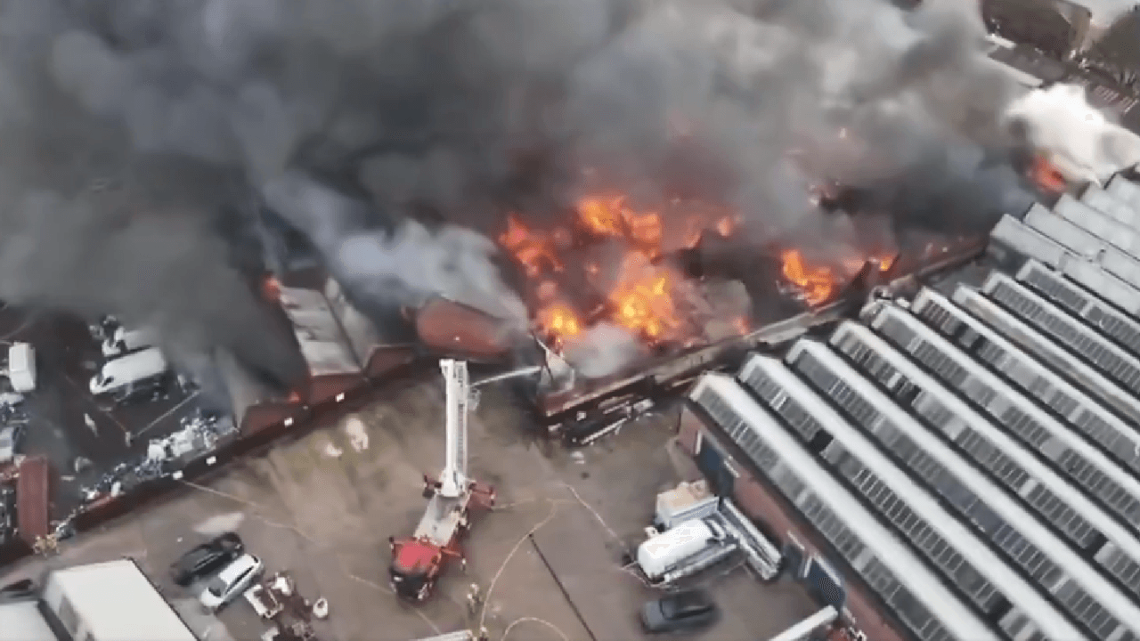 ‘Major toxic incident’ declared in UK city as huge fire rips through factory