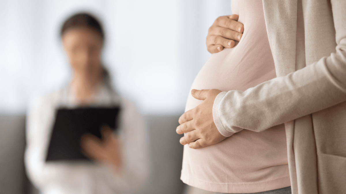 Couple sues fertility clinic after giving birth to baby not genetically related to them